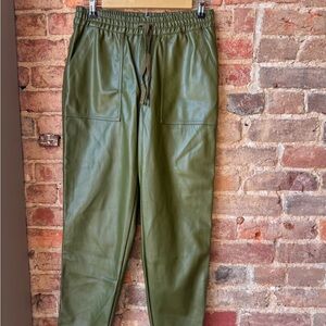 Wonderly Green Pants Womens Size Medium